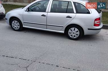 Универсал Skoda Fabia 2006 в Городке