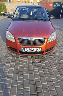 Хэтчбек Skoda Fabia 2009 в 