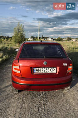 Хэтчбек Skoda Fabia 2005 в 