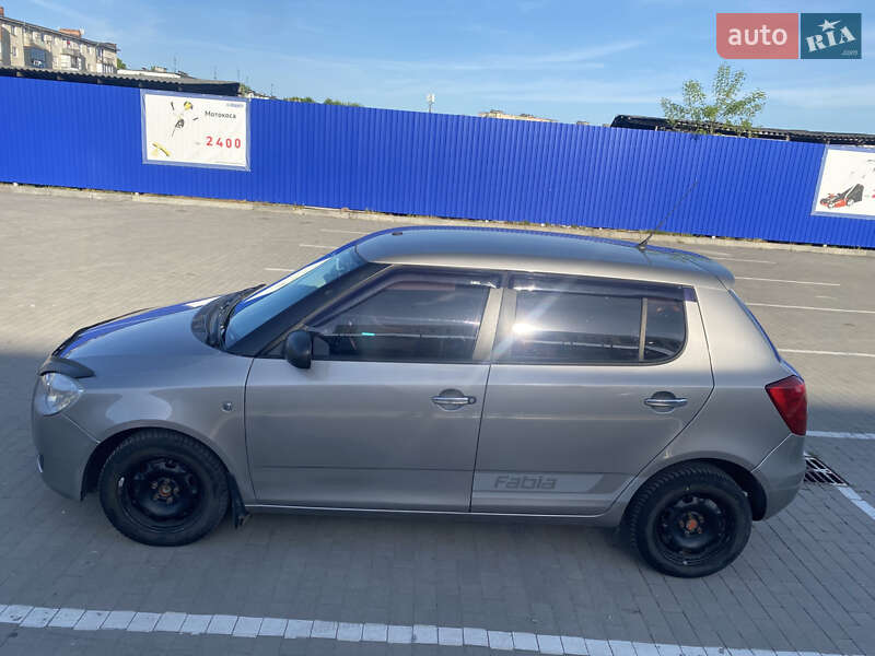 Хэтчбек Skoda Fabia 2007 в Калуше