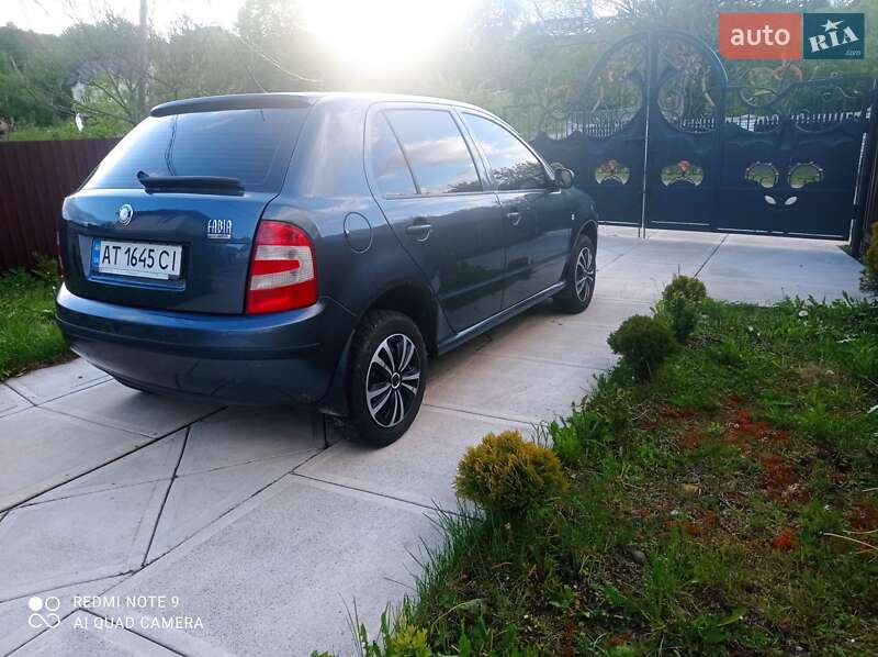 Хэтчбек Skoda Fabia 2006 в 