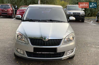 Хетчбек Skoda Fabia 2012 в Ромнах