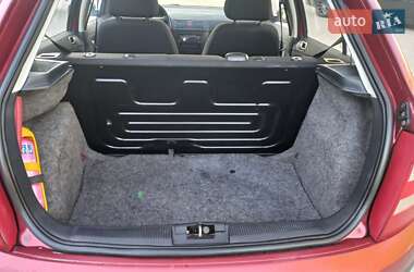 Хэтчбек Skoda Fabia 2006 в 