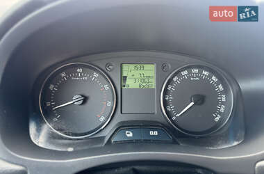 Хэтчбек Skoda Fabia 2011 в 