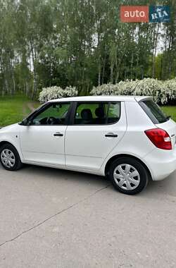 Хэтчбек Skoda Fabia 2013 в 