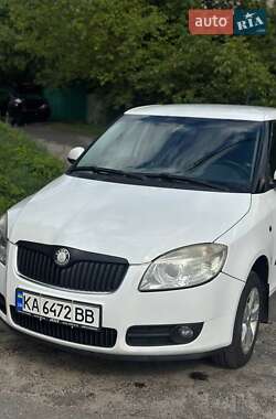 Хэтчбек Skoda Fabia 2008 в 