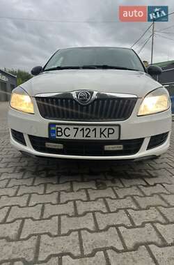 Хэтчбек Skoda Fabia 2014 в 