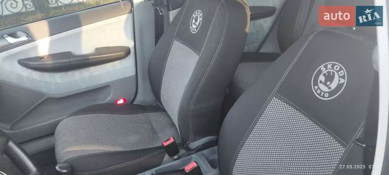 Седан Skoda Fabia 2002 в Виноградові