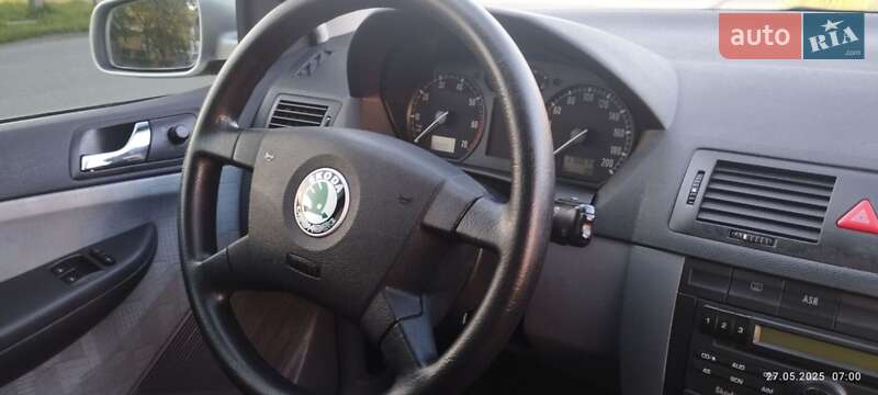 Седан Skoda Fabia 2002 в Виноградові