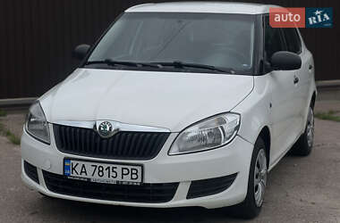 Хэтчбек Skoda Fabia 2011 в 