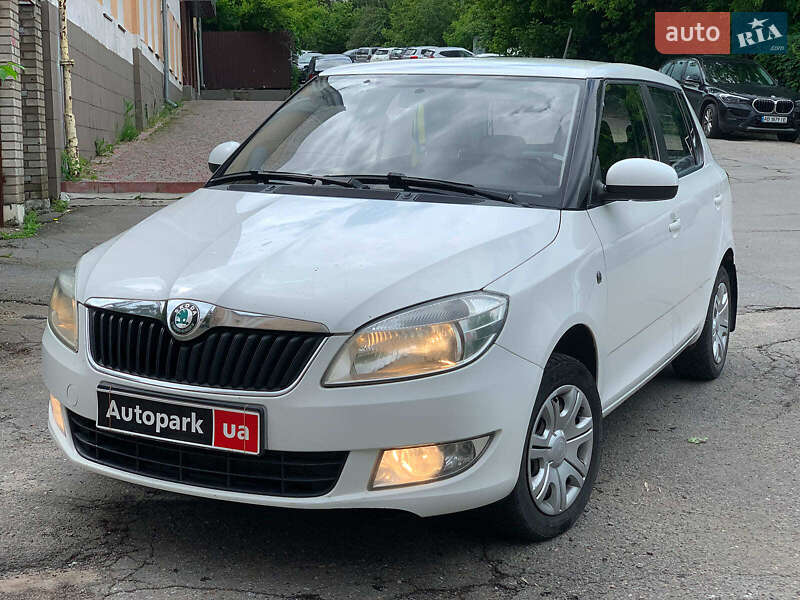 Хетчбек Skoda Fabia 2012 в 