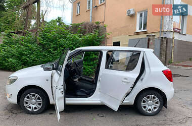Хетчбек Skoda Fabia 2012 в 