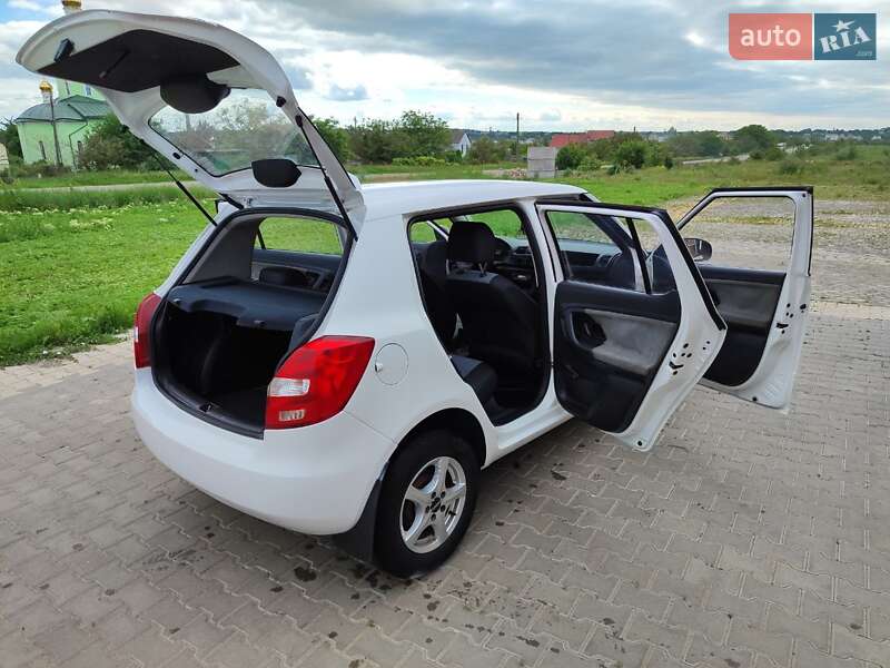 Хэтчбек Skoda Fabia 2011 в Одессе