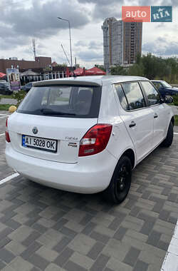 Хэтчбек Skoda Fabia 2012 в 