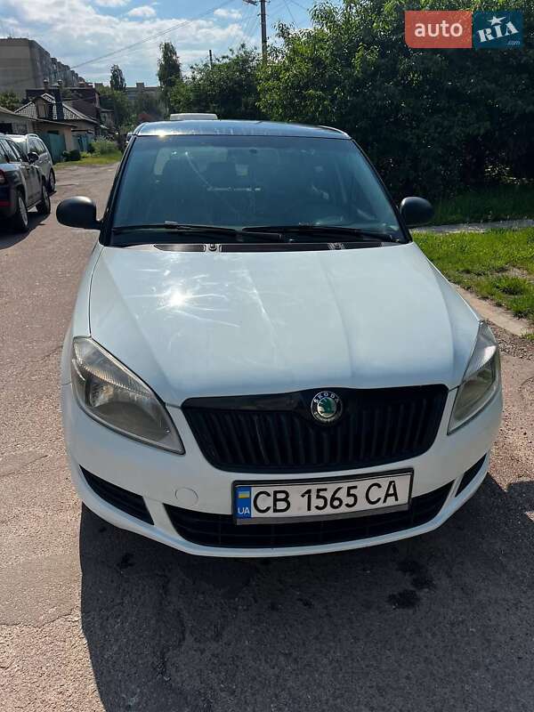 Хэтчбек Skoda Fabia 2012 в Чернигове