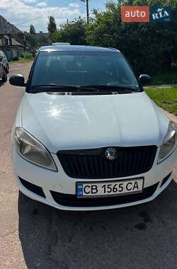 Хэтчбек Skoda Fabia 2012 в 