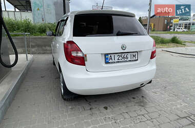 Хэтчбек Skoda Fabia 2012 в 