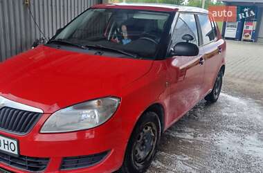 Хэтчбек Skoda Fabia 2014 в 