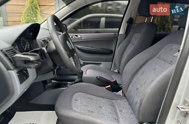 Хэтчбек Skoda Fabia 2002 в 