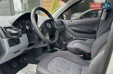 Хэтчбек Skoda Fabia 2002 в 