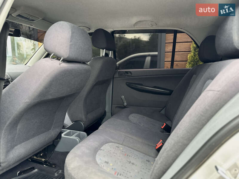 Хетчбек Skoda Fabia 2002 в Шептицькому