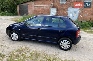 Хетчбек Skoda Fabia 2000 в 