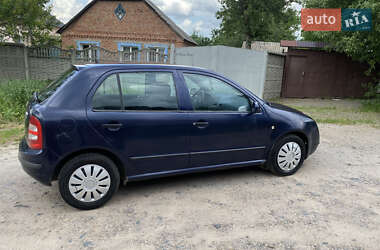 Хетчбек Skoda Fabia 2000 в 