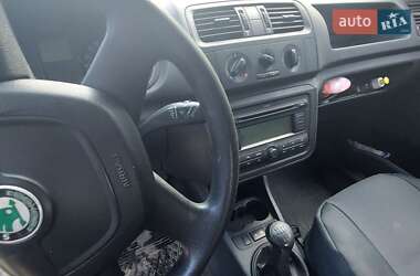 Хэтчбек Skoda Fabia 2010 в 