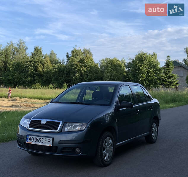 Седан Skoda Fabia 2005 в 