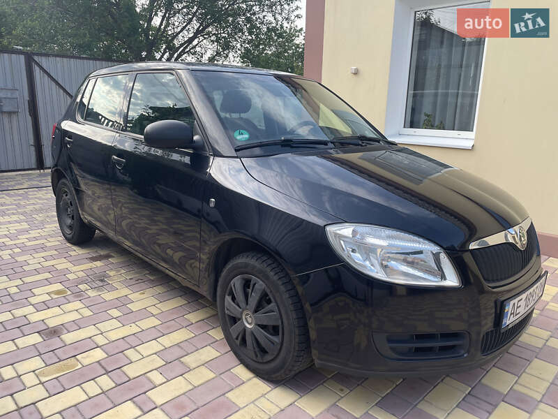 Хетчбек Skoda Fabia 2009 в Дніпрі