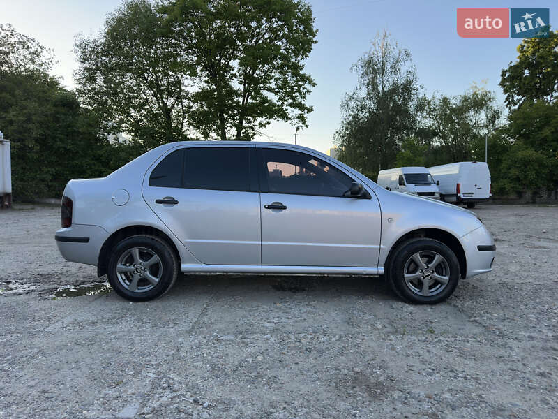 Седан Skoda Fabia 2007 в Чернівцях