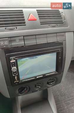 Хетчбек Skoda Fabia 2002 в 