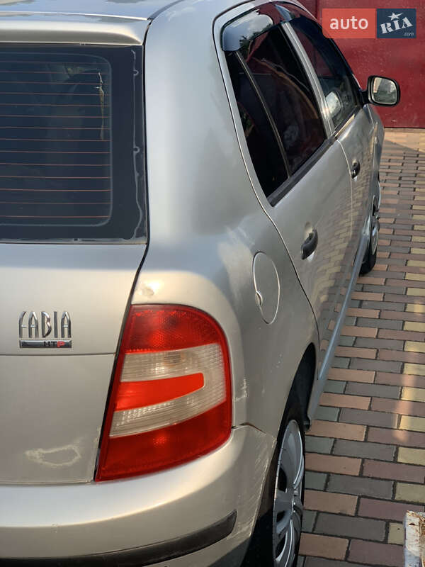 Хетчбек Skoda Fabia 2007 в Рокитному