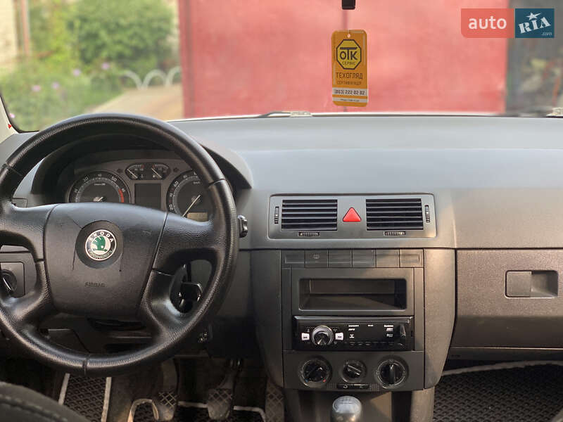 Хетчбек Skoda Fabia 2007 в Рокитному