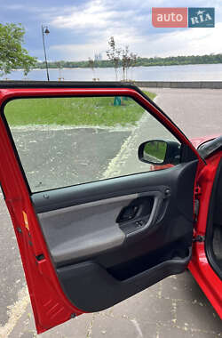 Хэтчбек Skoda Fabia 2014 в 