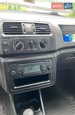 Хэтчбек Skoda Fabia 2014 в 