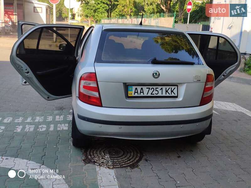 Хетчбек Skoda Fabia 2005 в Києві