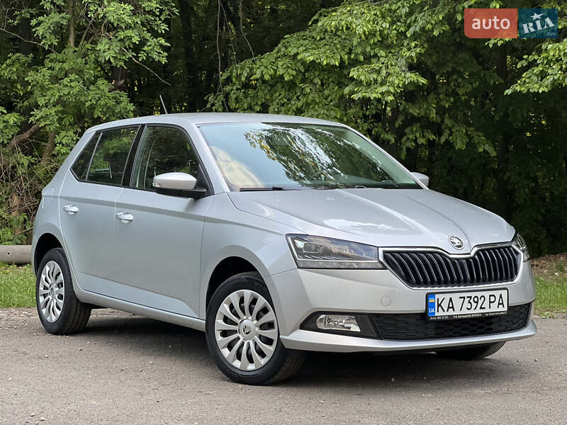Хэтчбек Skoda Fabia 2019 в 