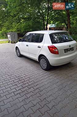Хетчбек Skoda Fabia 2011 в 