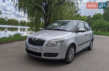 Хэтчбек Skoda Fabia 2008 в 