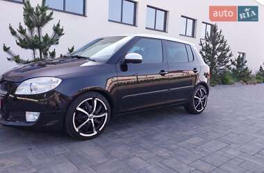 Хэтчбек Skoda Fabia 2009 в 