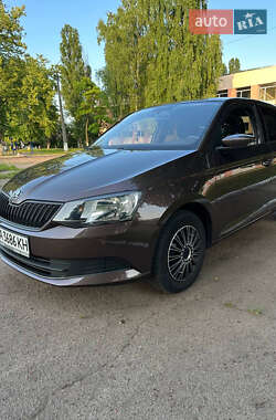 Хетчбек Skoda Fabia 2015 в 