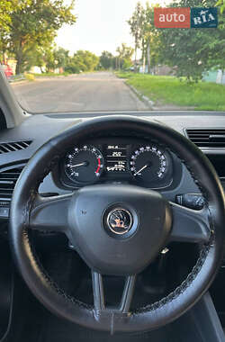 Хетчбек Skoda Fabia 2015 в 
