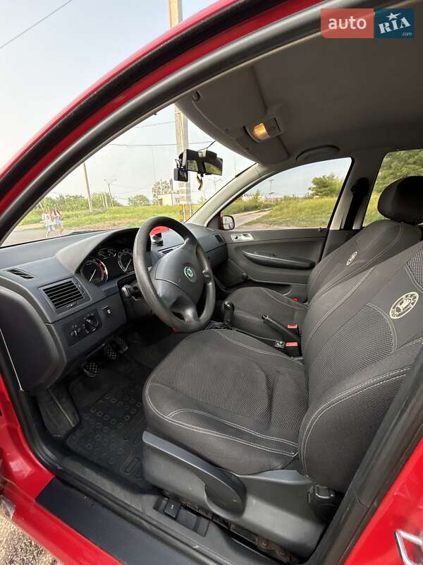 Хэтчбек Skoda Fabia 2006 в Харькове