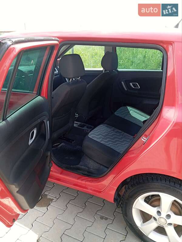Хэтчбек Skoda Fabia 2010 в Вилке