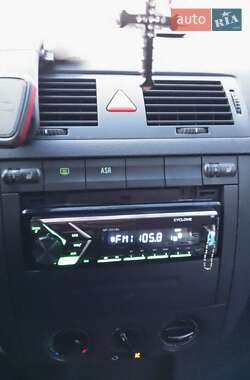 Универсал Skoda Fabia 2002 в 