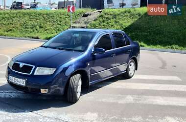 Седан Skoda Fabia 2002 в 