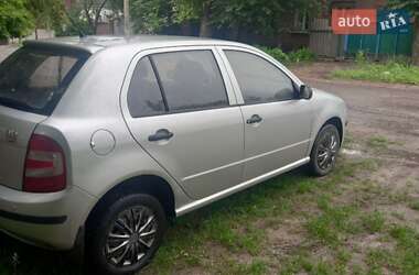 Хэтчбек Skoda Fabia 2006 в 