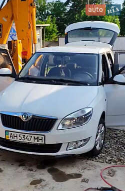 Хэтчбек Skoda Fabia 2011 в Днепре