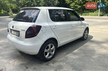 Хэтчбек Skoda Fabia 2013 в 